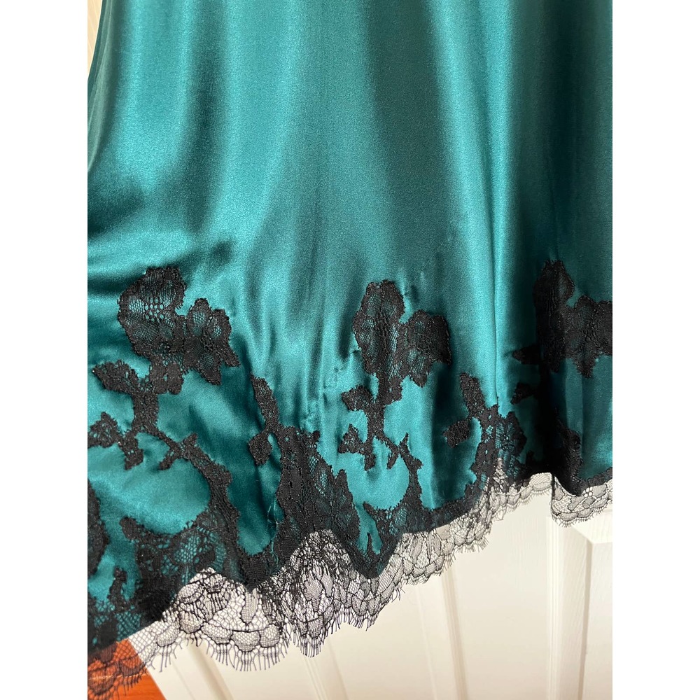 Victoria’s Secret• Lace Appliqué Satin Slip Chemise - Picture 12 of 13